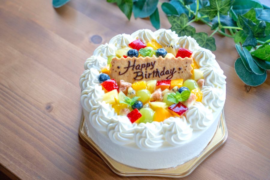 米粉のデコレーションケーキ（ご予約にて）